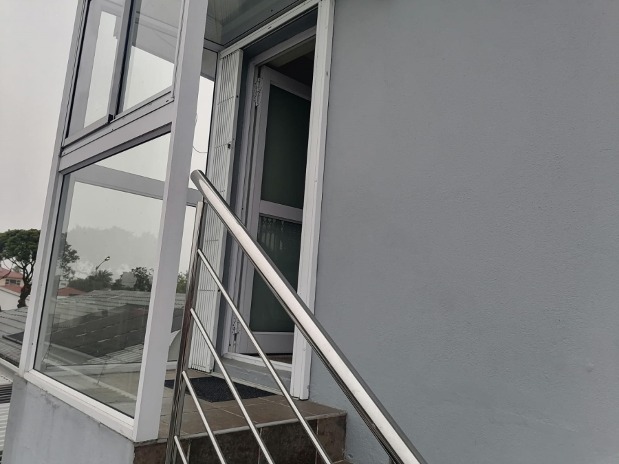 To Let 1 Bedroom Property for Rent in Crawford Western Cape